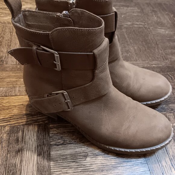 Gentle Souls leather Best Of moto boot in mushroom - size 7.5 - Picture 3 of 9